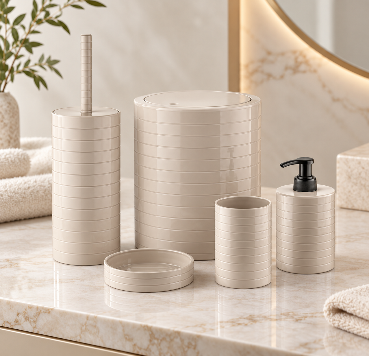 Luxurious Ribbed Bathroom Accessory Set Luxurious Ribbed Bathroom Accessory Set